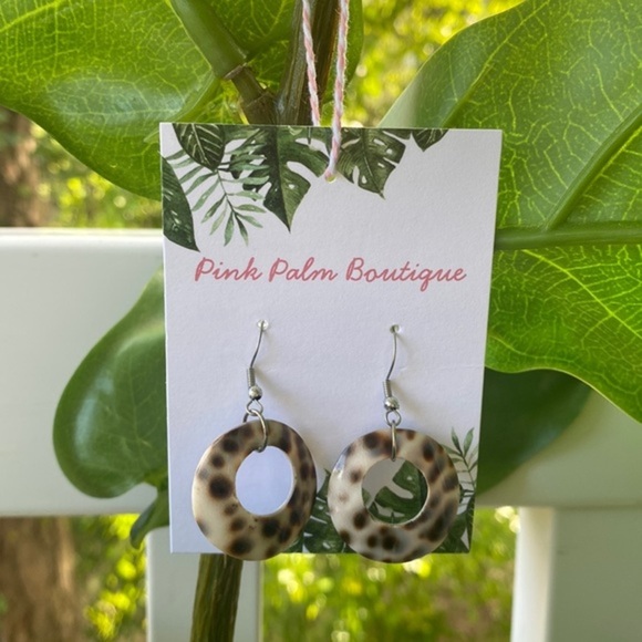 NWT Tortoiseshell Round Acrylic Earrings - Picture 3 of 5